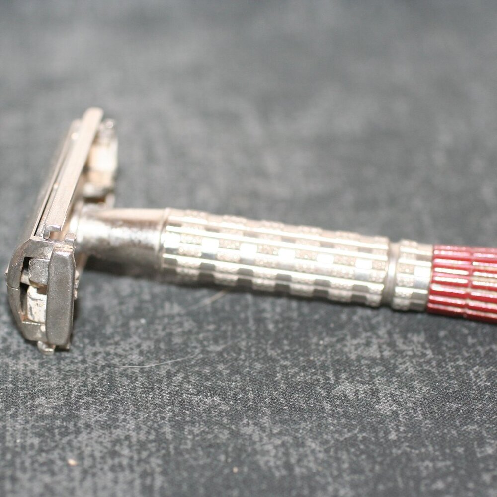 Vintage 1950'S Gillette A4 Red Tip Super Speed Safety Razor (#1)